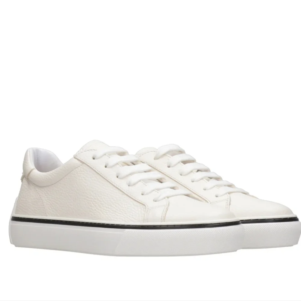 Tod's Cream Leather Low-Top Sneakers with Black Stripe